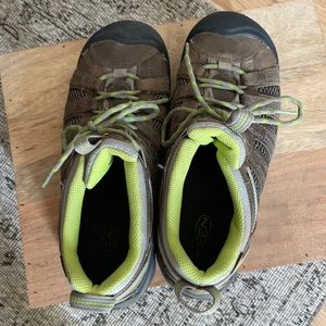 Keen Voyageur hiking shoes